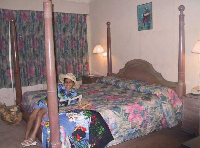 Village Hotel Ocho Rios Bilik gambar